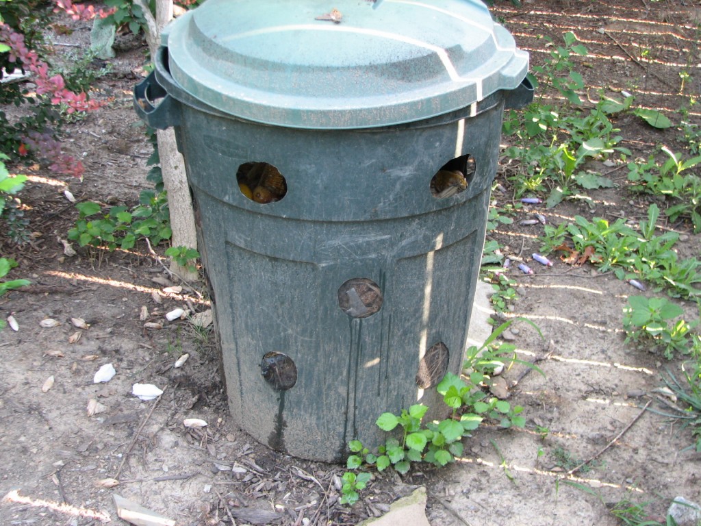 How To: Make a Compost Bin From a Trash Can — Upcycle Magazine